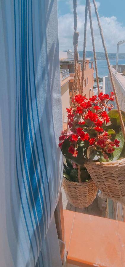 Location de vacances pour 6 personnes, avec Balcon ainsi que Terrasse et Vue à Torre Faro