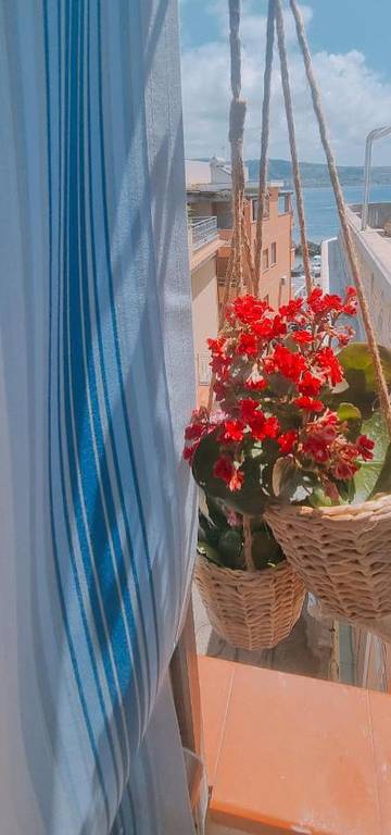 Gîte pour 6 personnes, avec terrasse et vue à Torre Faro