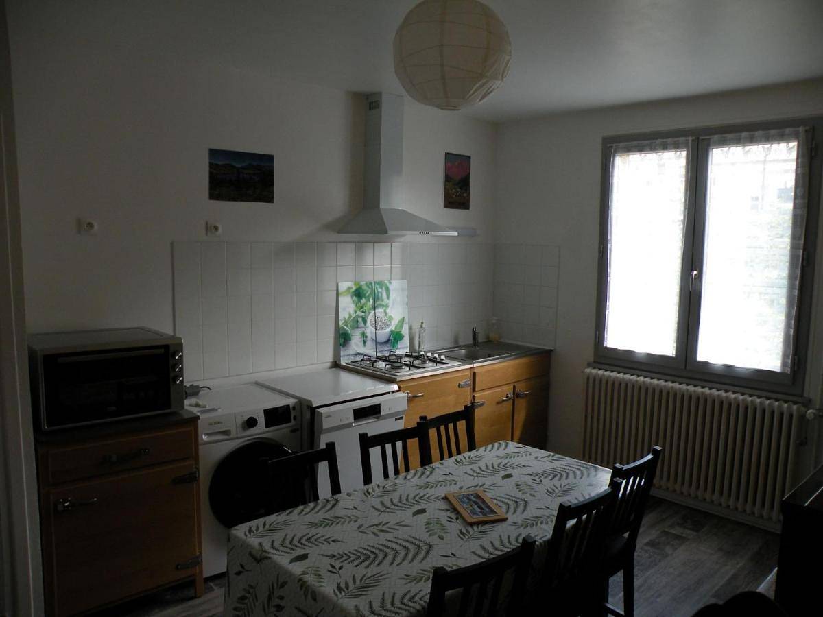 Appartement entier, Two-Bedroom Apartment in Orcival (Puy-de-Dôme), Parc naturel régional des Volcans d'Auvergne