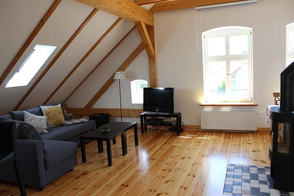 Ganze Wohnung, Apartment  in village green near Berlin , im historischen Dorfkrug Petershagen in Petershagen/Eggersdorf, Märkische Schweiz-Oderland