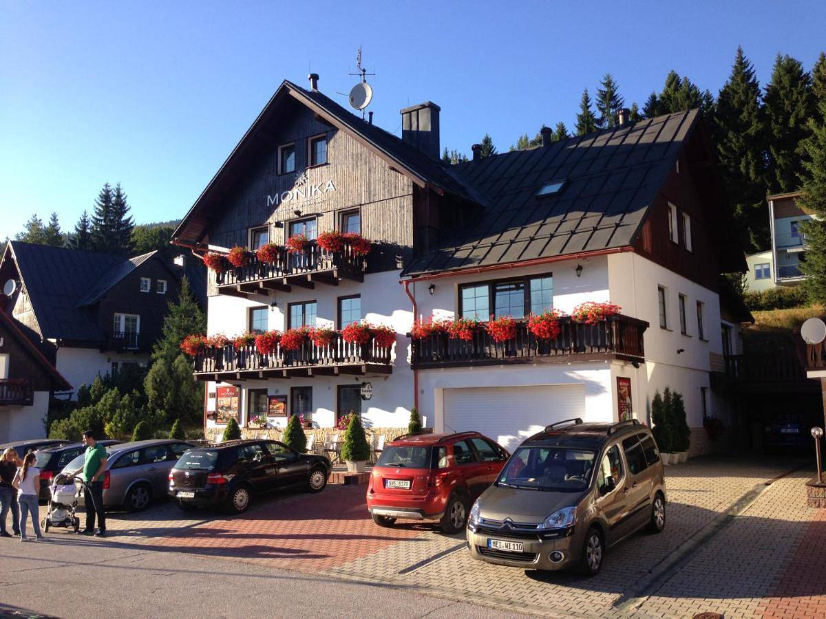Pension and Apartments Monika in Spindlermühle, Region Trautenau