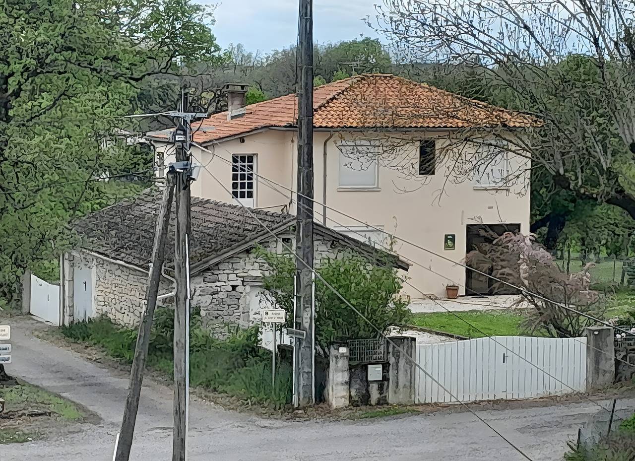 Gîte Chez Jeanne: Schattige Terrasse, privater Garten & Wlan in Pern, Quercy Blanc in Pern, Lot