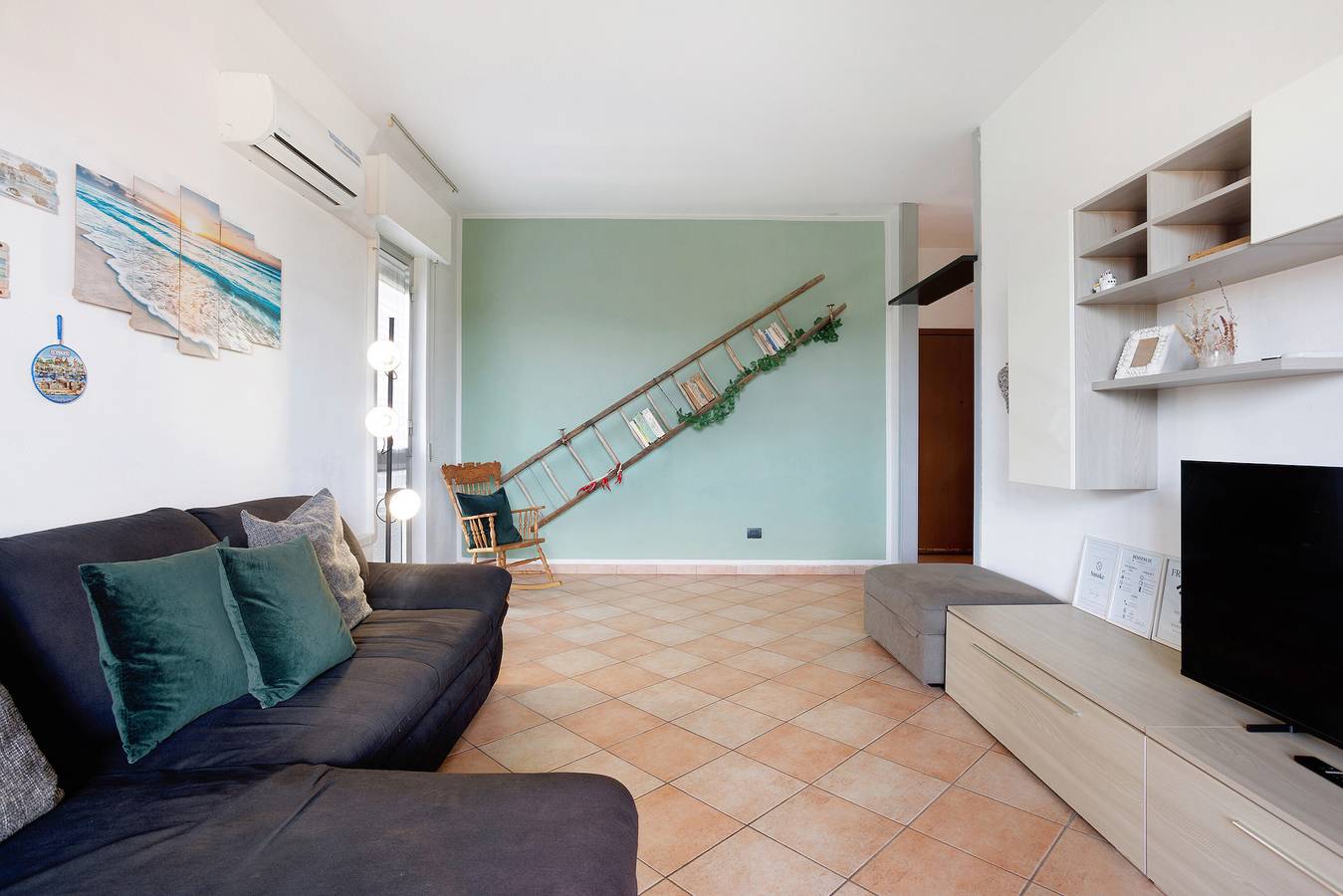 Entire apartment, Apartment 'Burago Flat' with Balcony, Wi-Fi and Air Conditioning in Burago di Molgora, Brianza