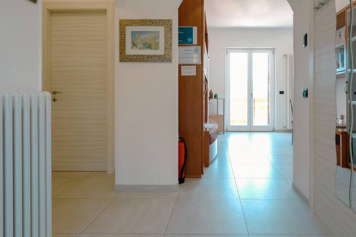 Gîte pour 4 personnes, avec vue et terrasse ainsi que vue sur le lac et jardin dans Perledo - 4