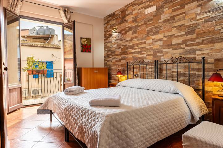 Chambre pour 2 personnes, avec balcon, animaux acceptés en Sicile - 3