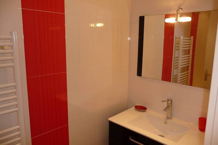 Villa in secure area of 3400m2 with swimming pool in Agde, Mediterranean Coast (France)