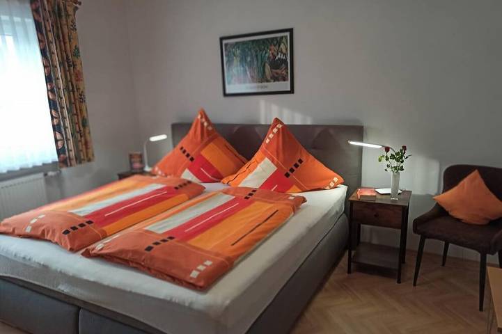 Ganze Wohnung, 100 qm Ferienwohnung Zirbe mit zwei Schlafzimmern und kostenfreiem Wlan in Lohberg, Ostbayern