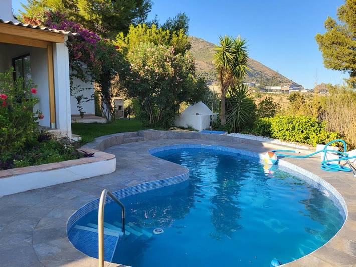 Chalet para 9 personas, con piscina además de jardín y vistas - 1