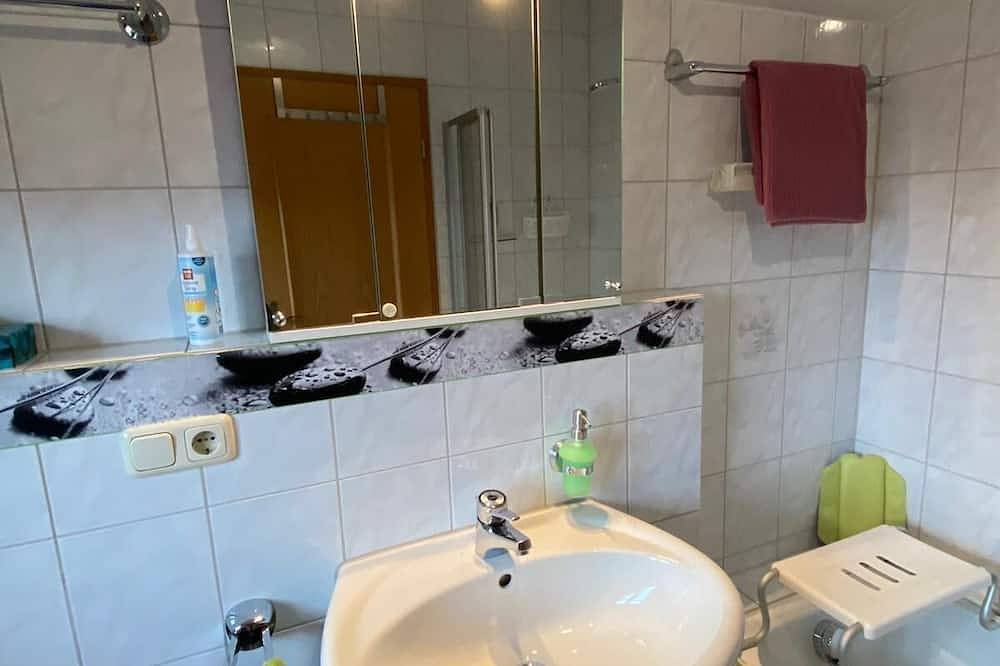 Ganze Wohnung, \"Ferienwohnung Elisabeth\" 60qm, 1 Schlafzimmer, Kamin, Balkon in Eggstätt, Chiemsee