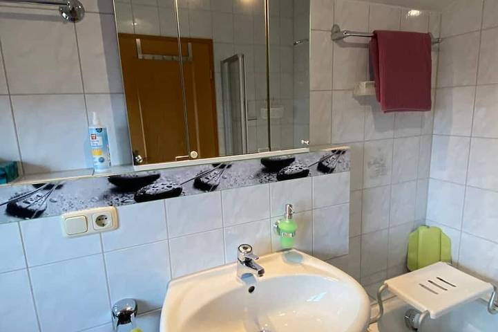 Ganze Wohnung, \"Ferienwohnung Elisabeth\" 60qm, 1 Schlafzimmer, Kamin, Balkon in Eggstätt, Chiemsee