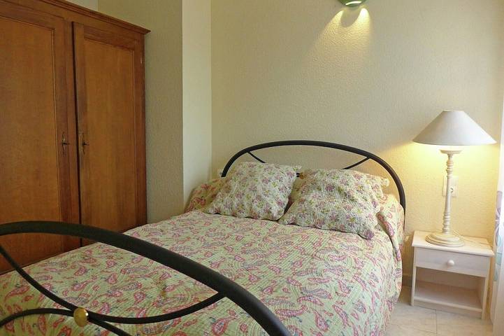 Location de vacances pour 6 personnes, avec terrasse ainsi que jardin et piscine à Félines-Minervois - 4