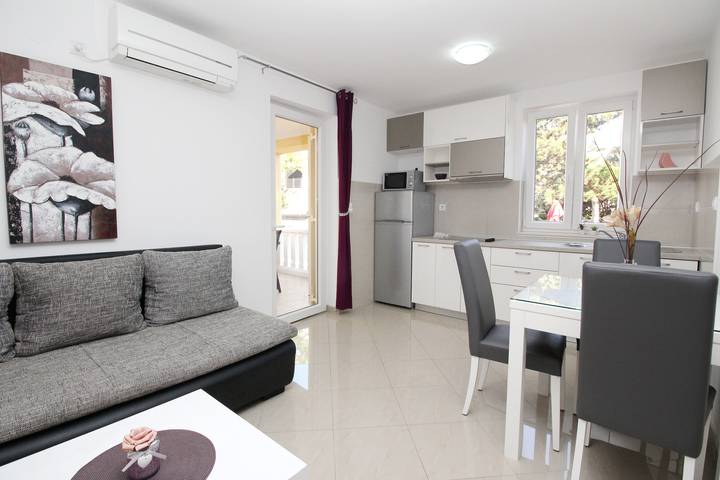 Apartamento de vacaciones para 2 personas, con balcón y piscina - 1