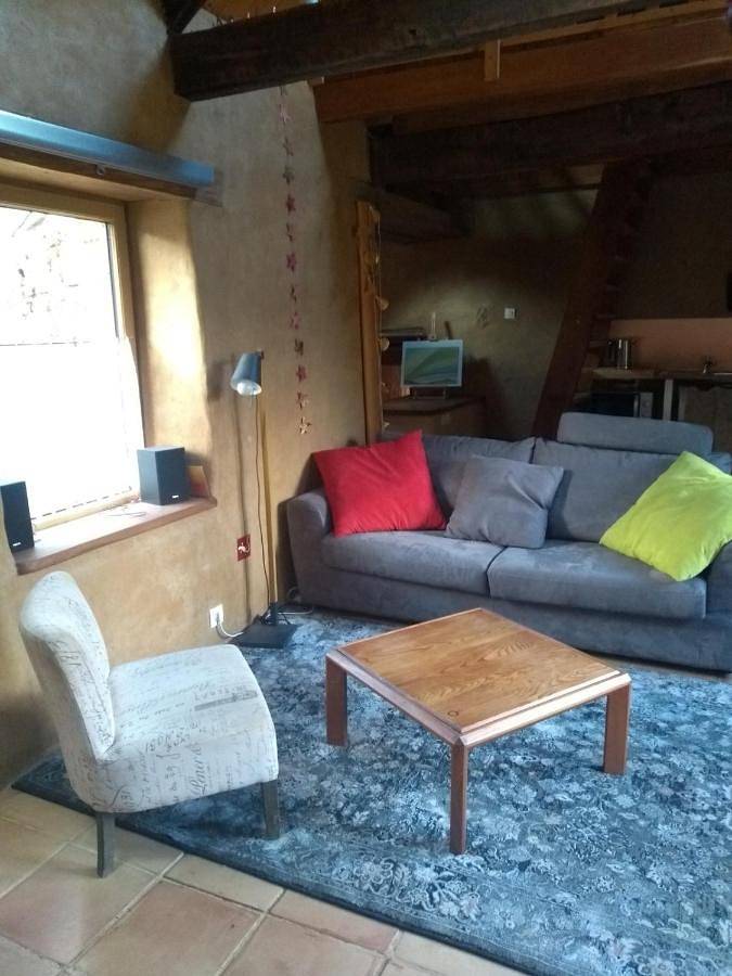 Gîte pour 3 personnes, avec vue ainsi que terrasse et jardin à Lopérec - 3