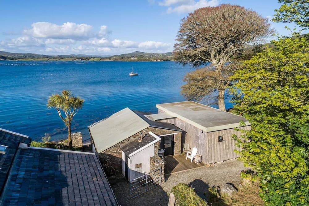 Mulroe Cove - The Boathouse, Fisherman's Lane in County Cork