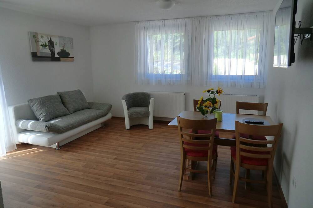 Ganze Wohnung, Gästezimmer mit Frühstück, 20qm, max. 2 Personen in Erbach (Baden-Württemberg), Alb-Donau-Kreis