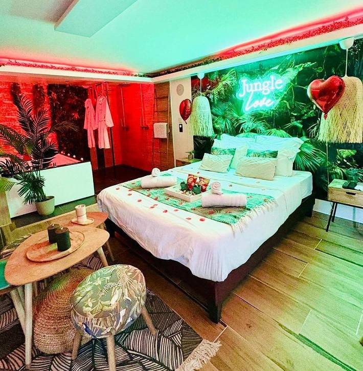 Gîte pour 2 personnes, avec Jacuzzi ainsi que Terrasse et Jardin à Serris