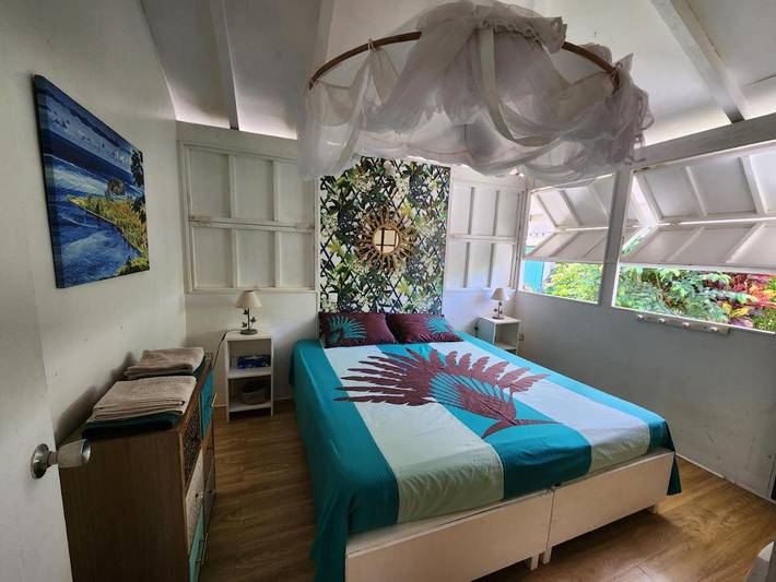 Location de vacances pour 5 personnes, avec terrasse ainsi que piscine et jardin dans Mataiea - 2