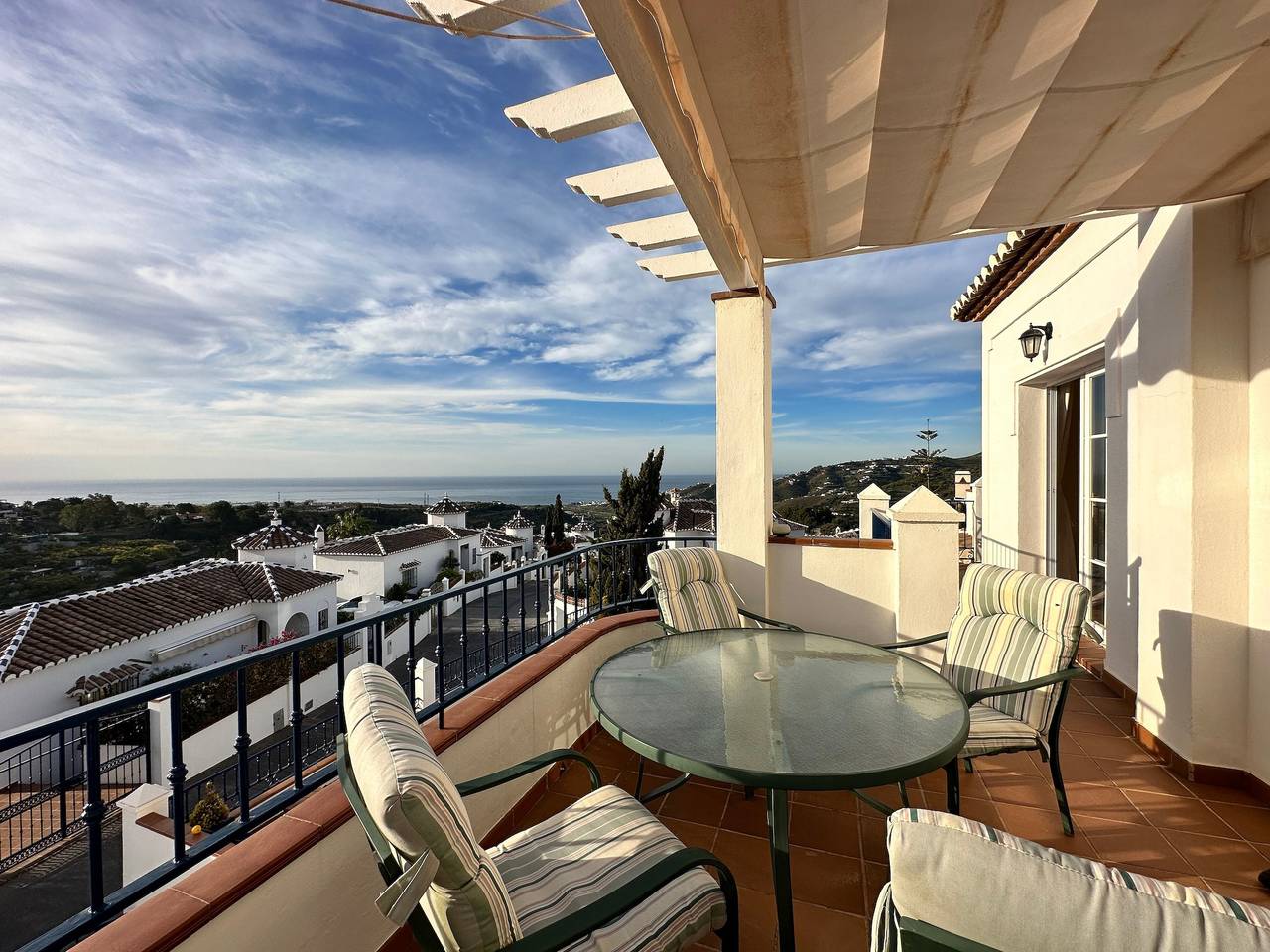 Casa Vacacional "Impresionante Villa con Piscina Privada", Vistas al Mar y Wi-Fi in Frigiliana, Cordillera Penibética