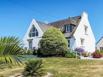 Location de vacances pour 6 personnes, avec jardin à Locquirec