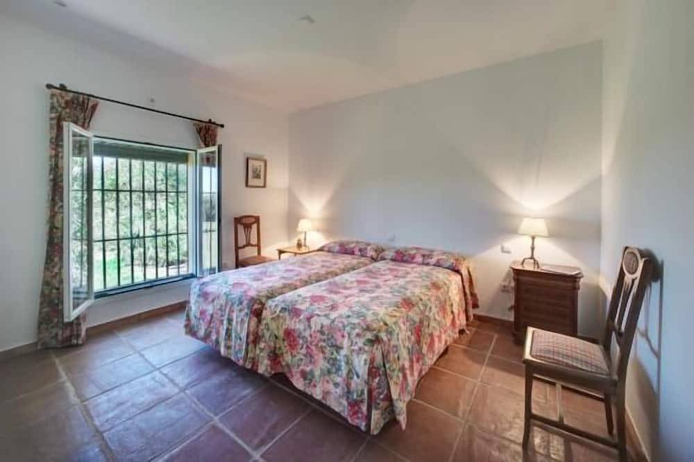 Casa Rural Trasperique para 12 personas in Sanlúcar la Mayor, Provincia de Sevilla