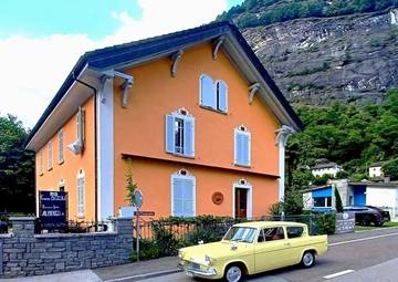 Chambre d’hôte pour 2 personnes, avec piscine ainsi que vue et jardin, animaux acceptés dans Dongio