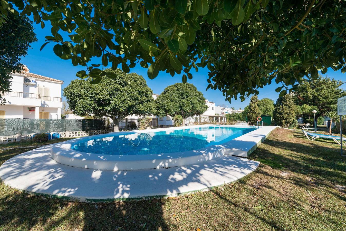 Entire holiday apartment, Can Gallet - Apartment with shared pool in Port d'Alcudia. Free Wifi in Alcúdia, North Majorca