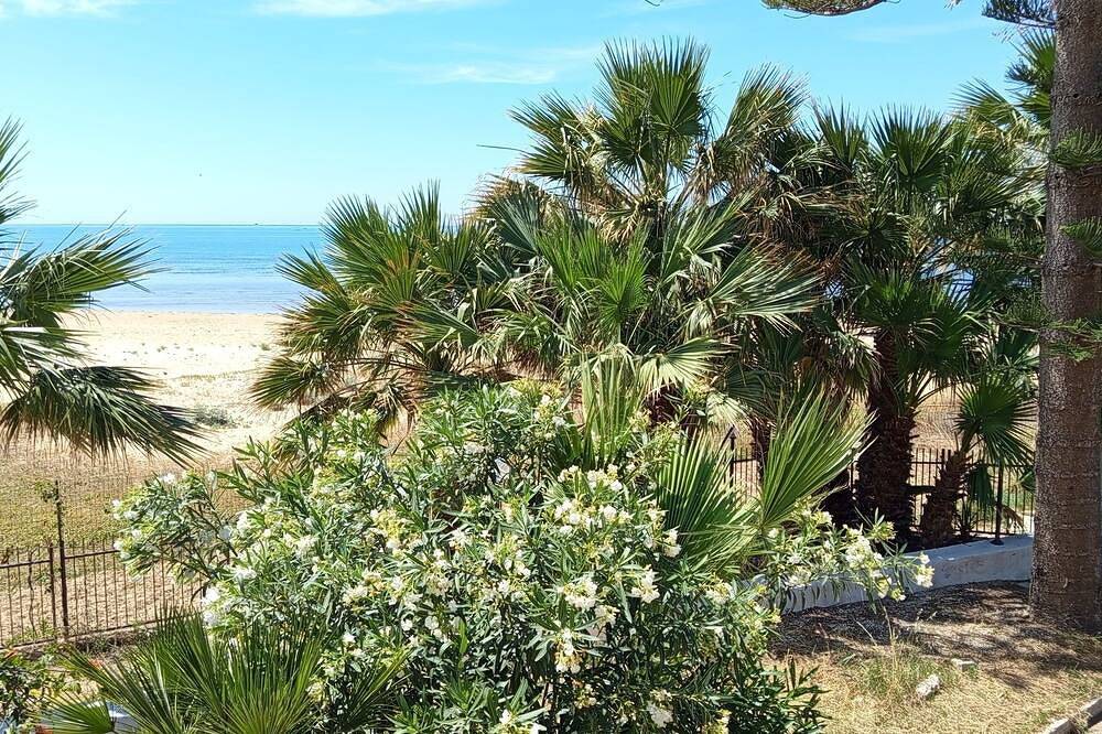 2 Bedroom Property in Porto Empedocle in Punta Grande (Sicily), Porto Empedocle