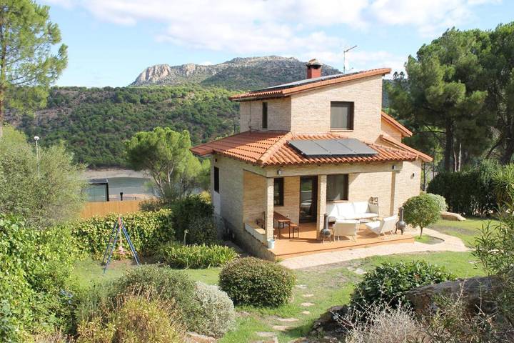 Apartamento para 6 personas, con piscina y vistas al lago además de vistas y jardín en San Martín de Valdeiglesias