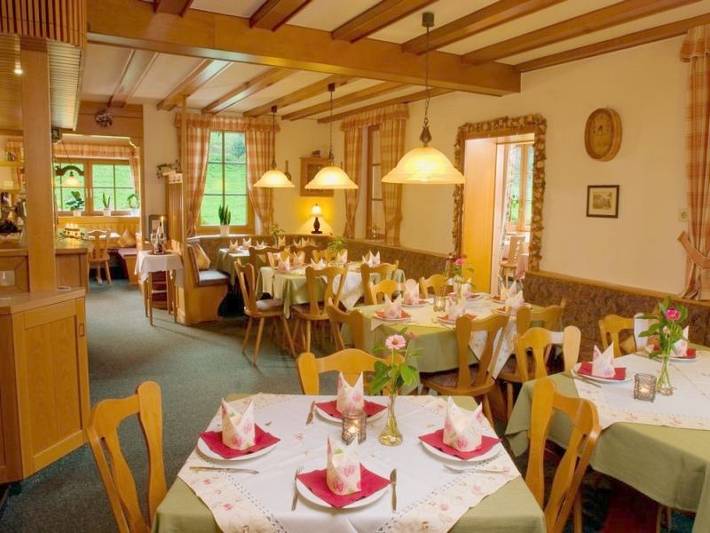 Gasthaus Hohberg - Doppelzimmer Classic mit Wc und Dusche in Durbach, Mittlerer Schwarzwald