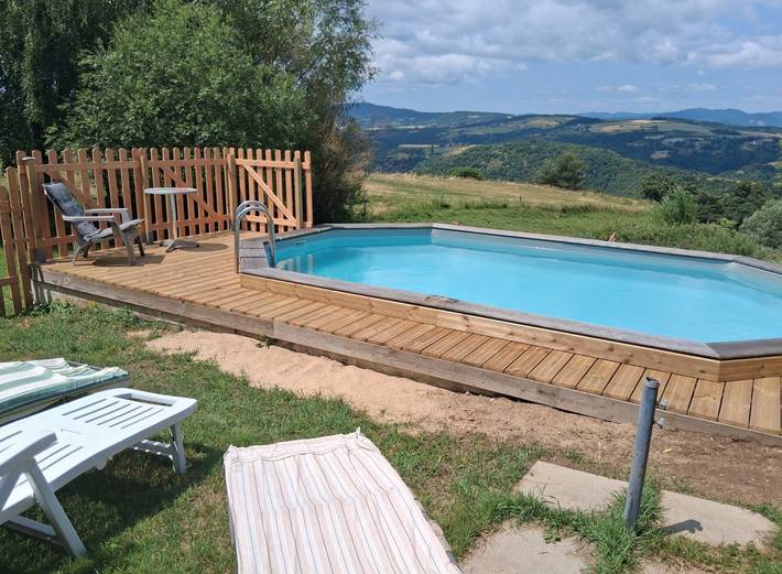 Gîte pour 6 personnes, avec jardin ainsi que piscine et terrasse, animaux acceptés à Plats