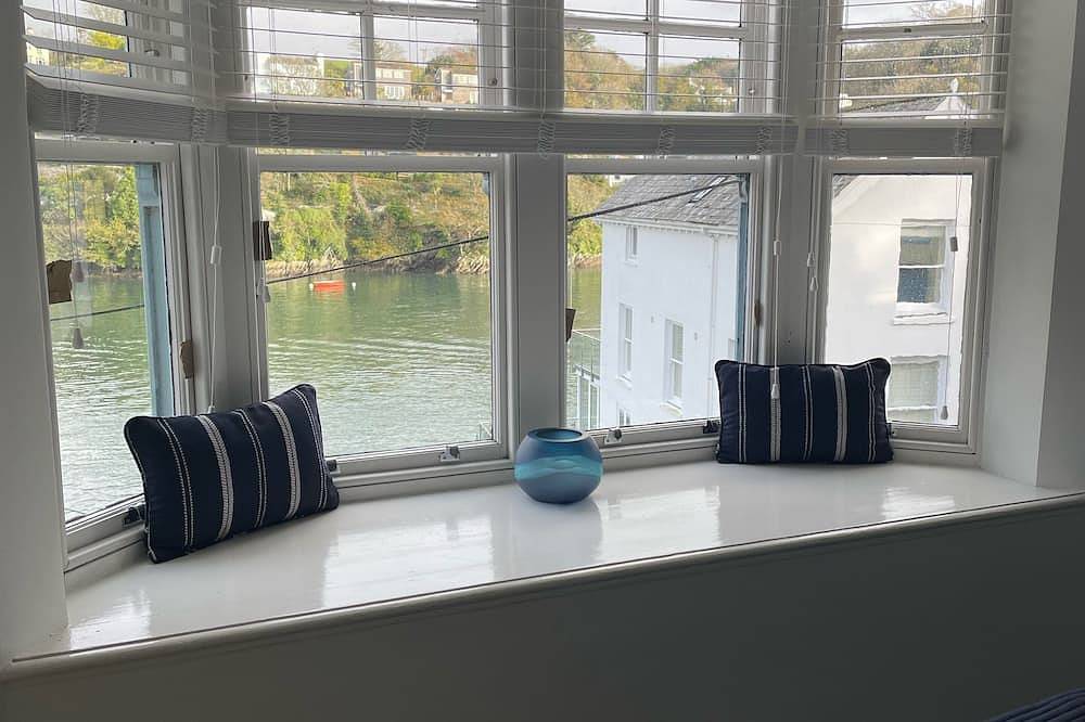 Aus dem Blau ist ein Refurbished Riverside Cottage mit herrlichem Blick auf den Fluss in Polperro, Fowey