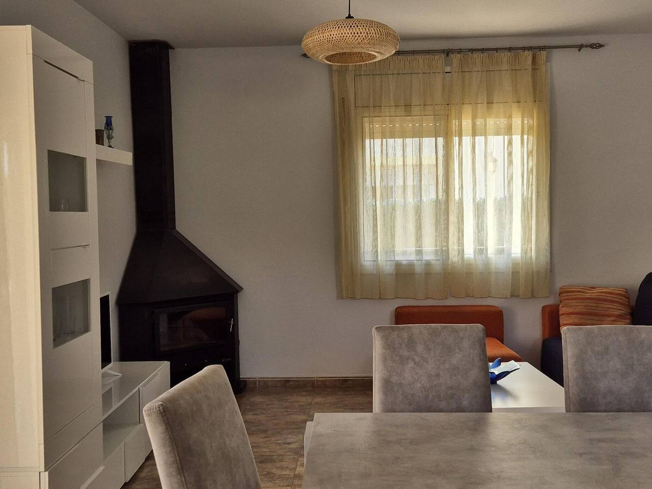 Geräumiges Haus mit privatem Pool, Wlan, Parkplatz und Haustiere erlaubt, 250m vom Strand entfernt in Riumar, Delta de l'Ebre