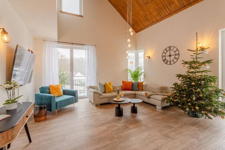 Villa für 12 Personen, mit Whirlpool und Sauna sowie Balkon und Garten, mit Haustier - 1