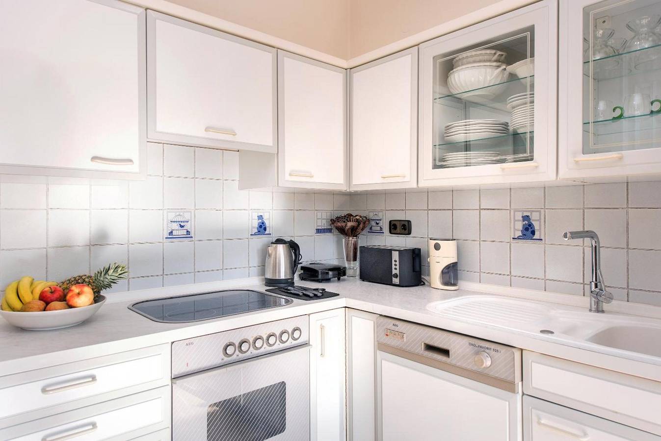 Villa Inva op Korfoe: moderne, milieuvriendelijke villa met zwembad en uitzicht in Kavos, Corfu