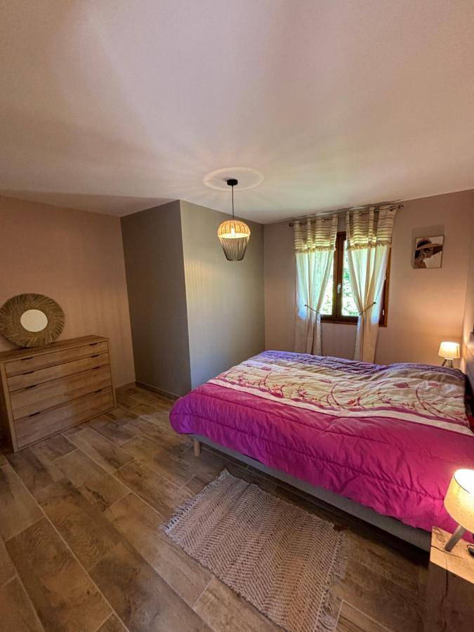 Three-Bedroom Holiday Home in Saint-Antonin-Noble-Val, Quercy