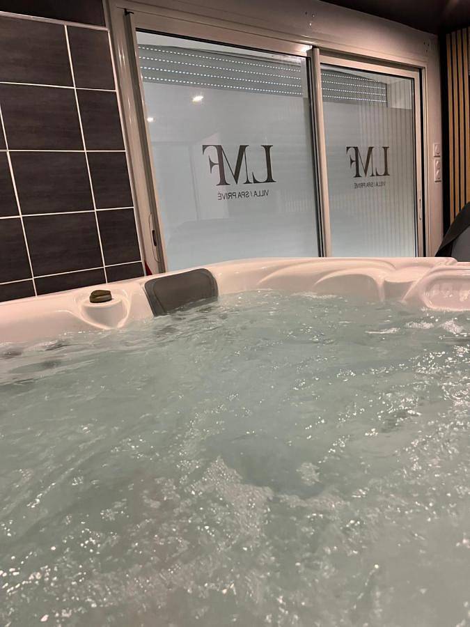 Location de vacances pour 2 personnes, avec jacuzzi ainsi que jardin et terrasse à Rousson - 2
