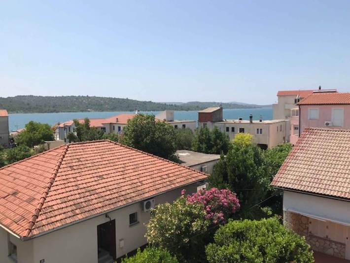 Gîte pour 2 personnes, avec jardin à Pirovac - 2