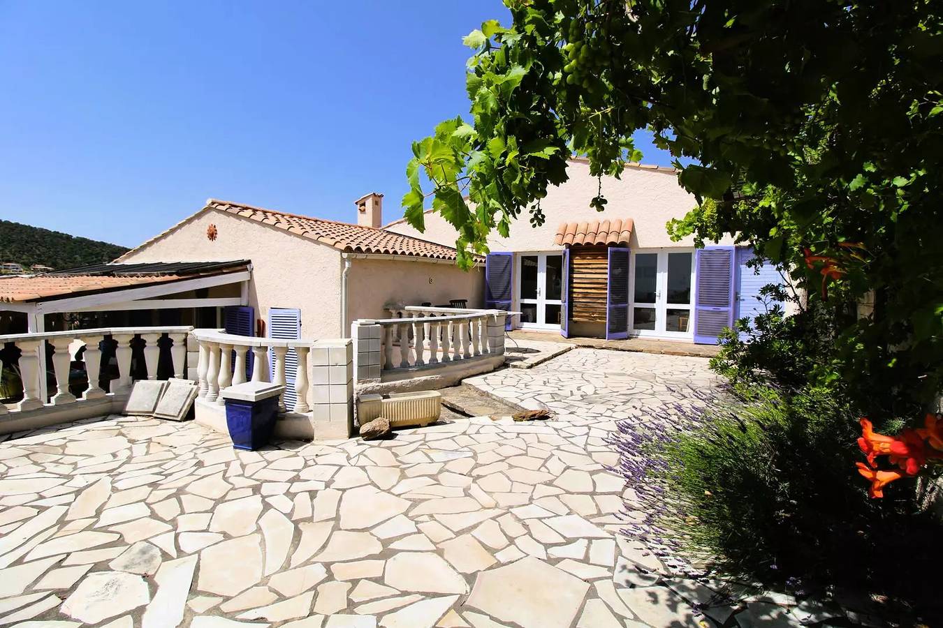 Villa 6 personnes avec piscine privée et vue mer à La Londe-Les-Maures in La Londe-les-Maures, Côte méditerranéenne (France)