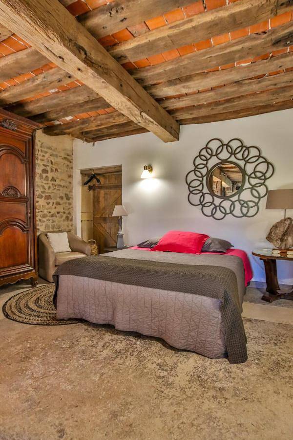 Domaine d'Aromm - Chambres d'hotes & gites - Piscine, Jacuzzi, Etangs & Animaux - Au calme in Ouches, Région de Roanne