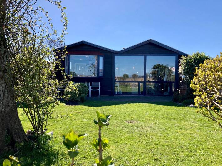 Bungalow für 6 Personen, mit Terrasse und Seeblick sowie Garten - 1