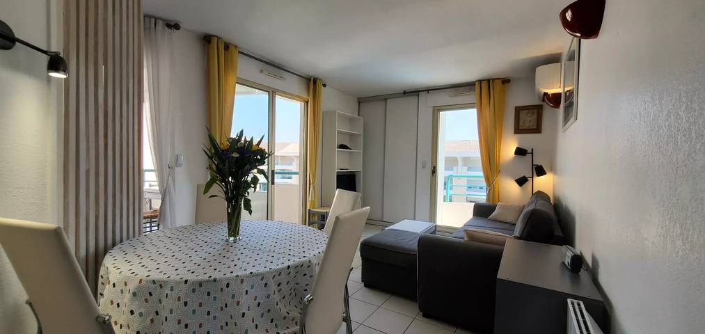Gîte pour 4 personnes, avec piscine et balcon dans Plage du Port Fréjus