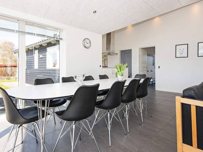 Ferienhaus für 10 Personen, mit Terrasse und Garten in Høll - 3