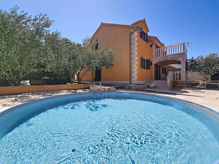 Feriehus for 12 personer i Supetar