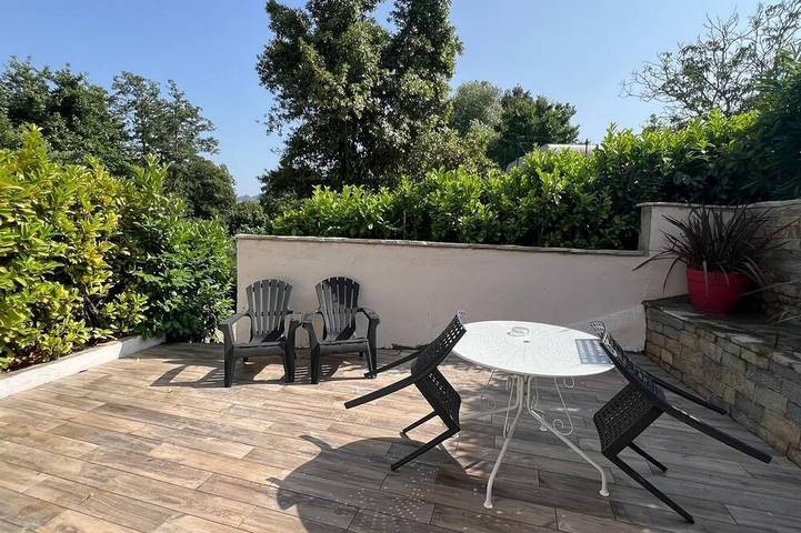 Appartement de vacances pour 2 personnes, avec terrasse et jardin à Corte