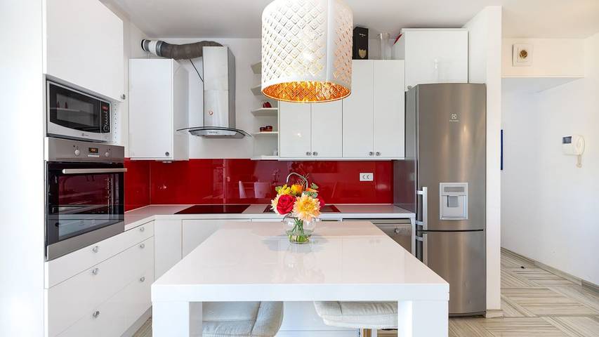 Ferienwohnung für 4 Personen, mit Whirlpool und Terrasse in Split - 2