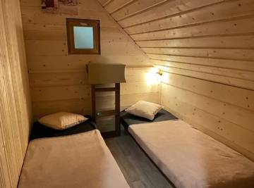 Camping für 4 Personen in Chézery-Forens, Französischer Jura, Bild 2