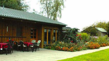 Ferienhaus für 2 Personen, mit Terrasse und Sauna sowie Garten in Naturpark Westensee