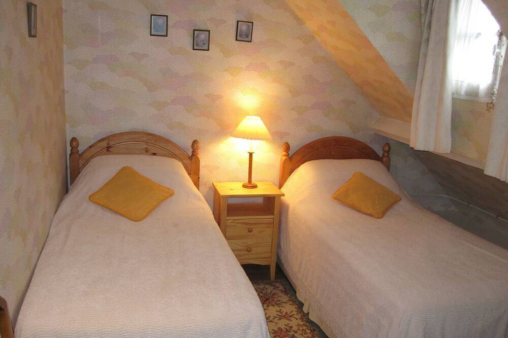 Chambre d'hôtes pour familles près de Limoges avec piscine in Châteauneuf-la-Forêt, Région de Limoges