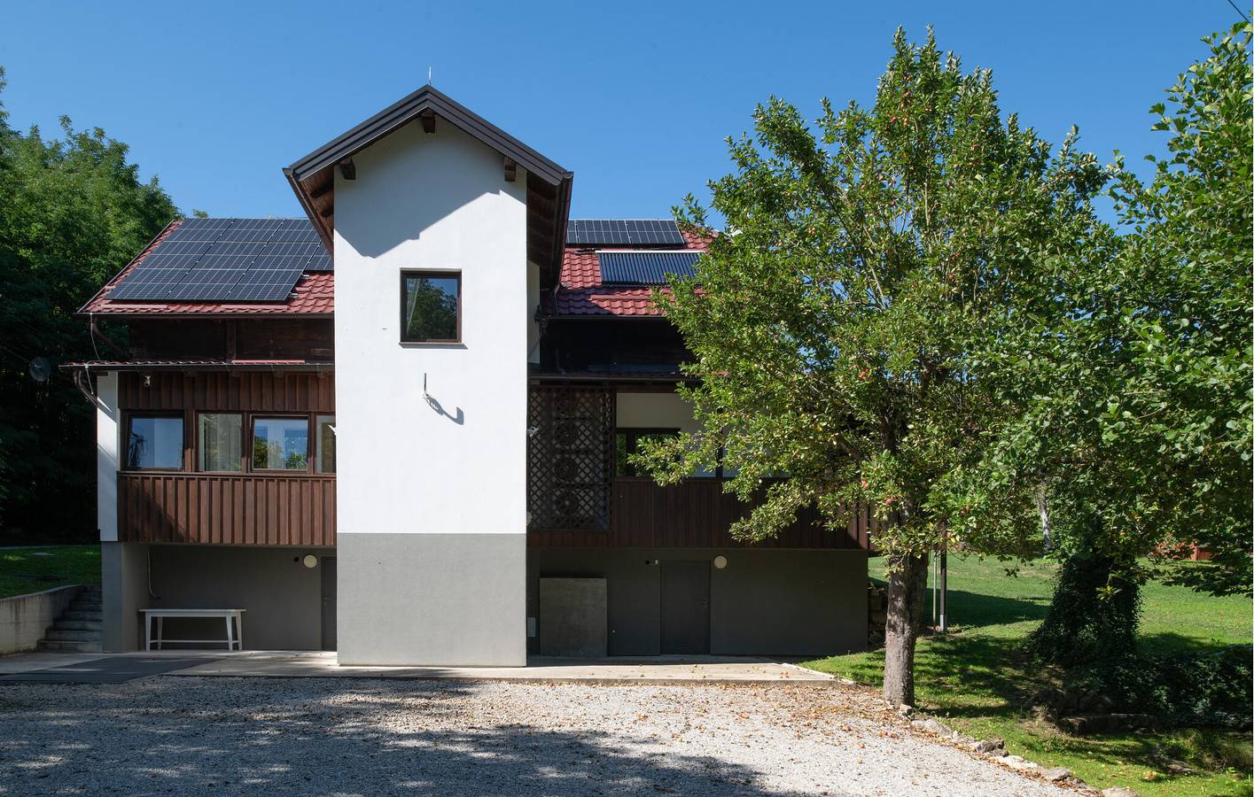 Gemütliche 160 m² große Ferienwohnung mit WLAN, Terrasse und Grill in der Nähe des Flusses Petrinjčica in Sisak-Moslavina