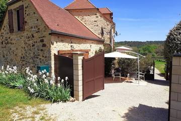 Gîte pour 2 personnes, avec jardin à Nabirat